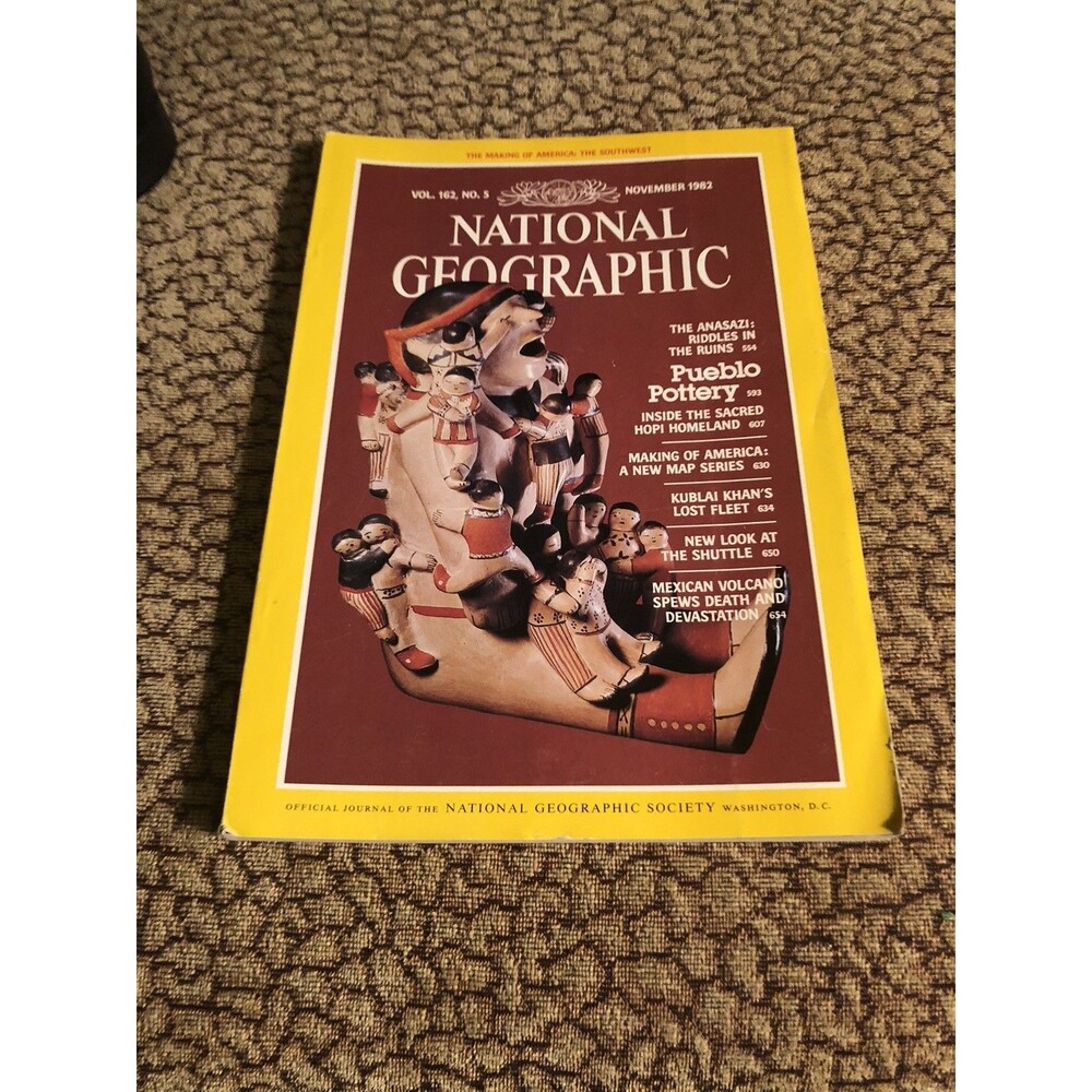 1982 National Geographic Features Pueblo Pottery Artifacts Pottery